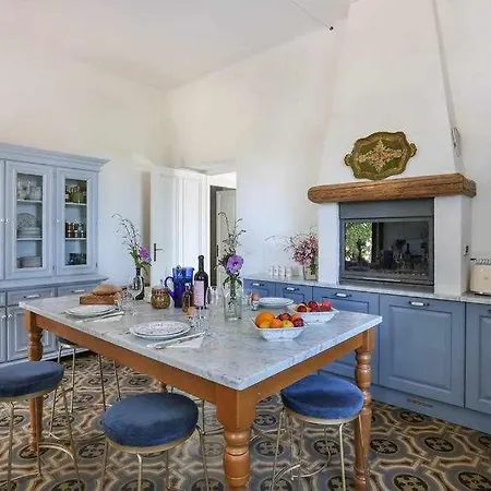 Fully Serviced With Breathtaking Views Villa Lucca