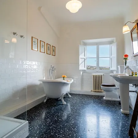 Fully Serviced With Breathtaking Views Villa